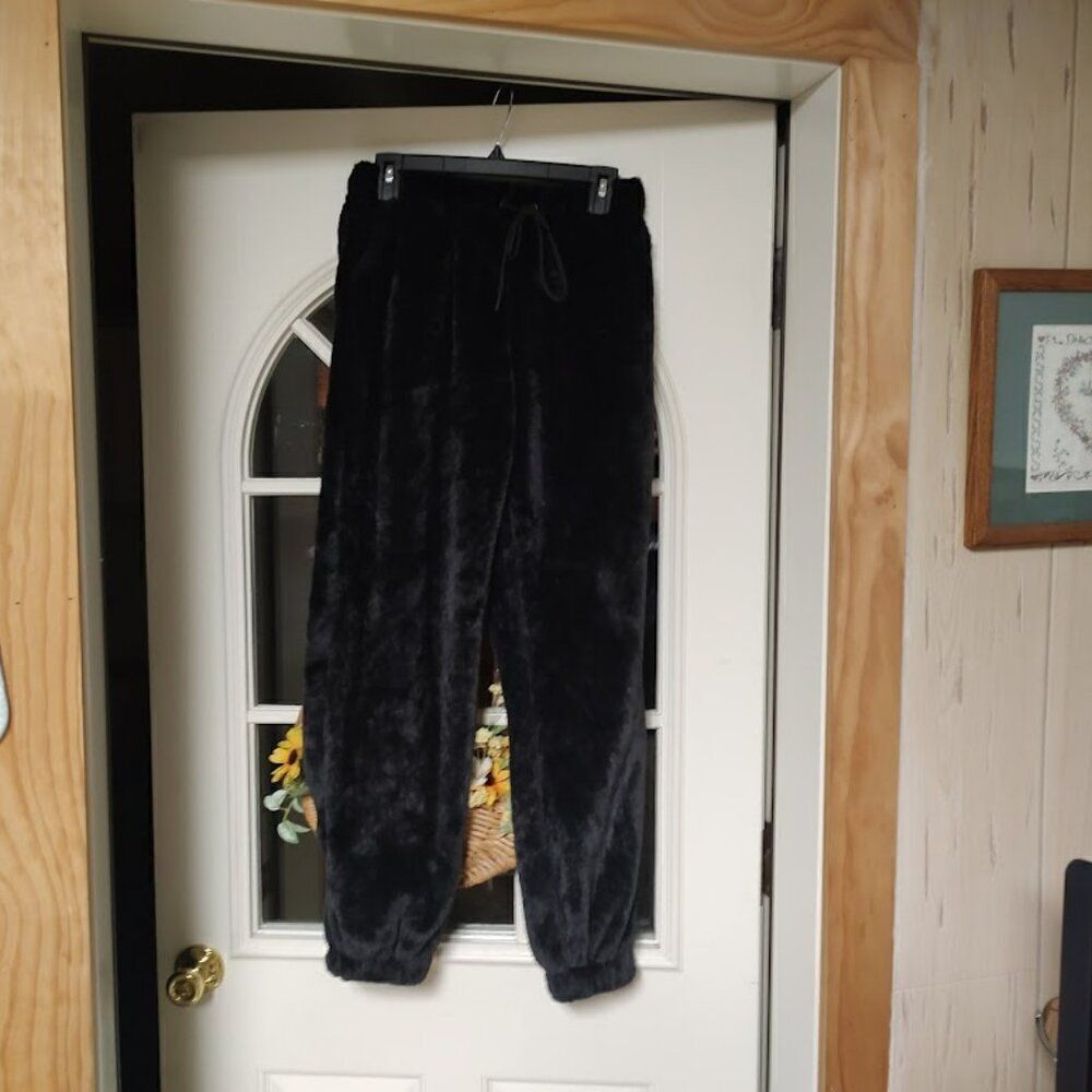 New No Boundaries Black Plush Joggers Size Women's S 4/6